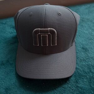 Travis Mathew B-Bahamas Gray Flexfit Cap NWT Size S/M